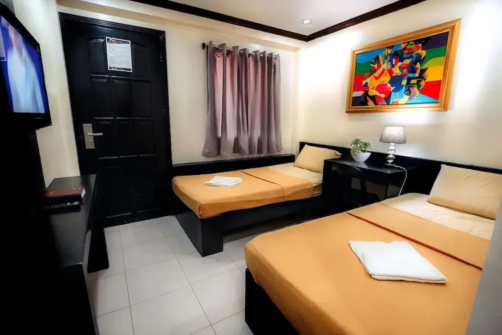 RedDoorz @ La Vista Pensionne Calbayog City