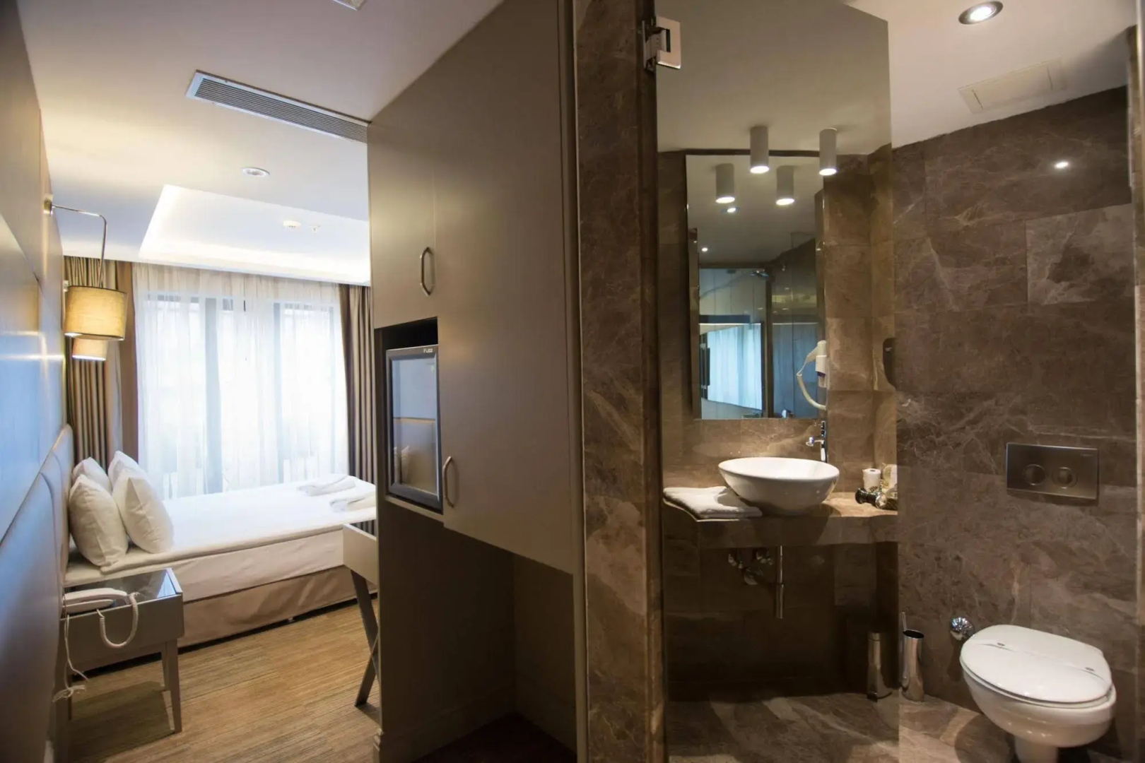 GK Regency Suites