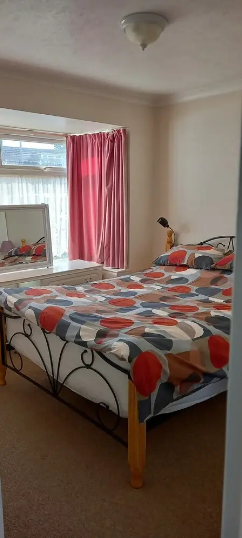 Captivating 2-bed House in Warden and Close to sea