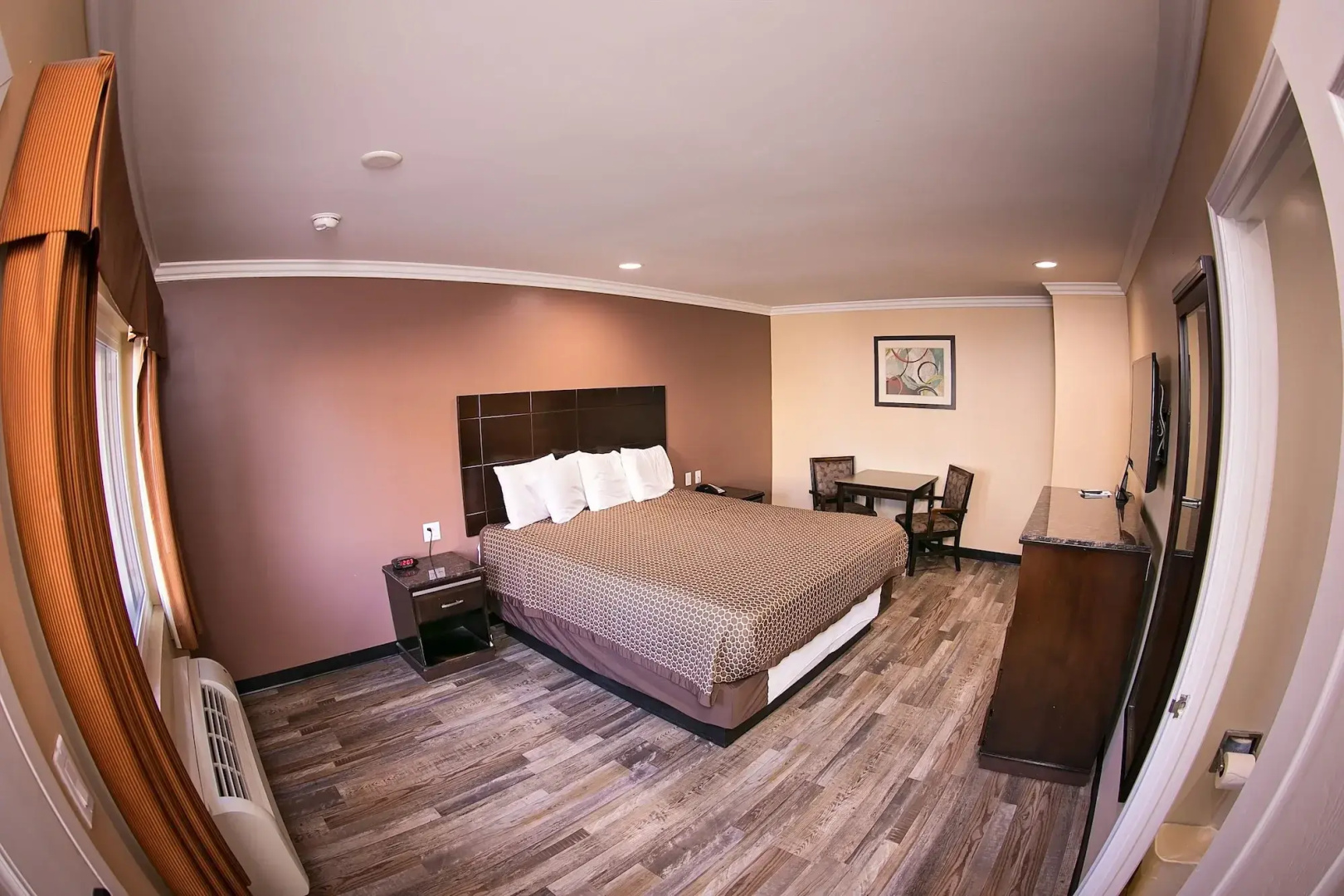 Rodeway Inn & Suites