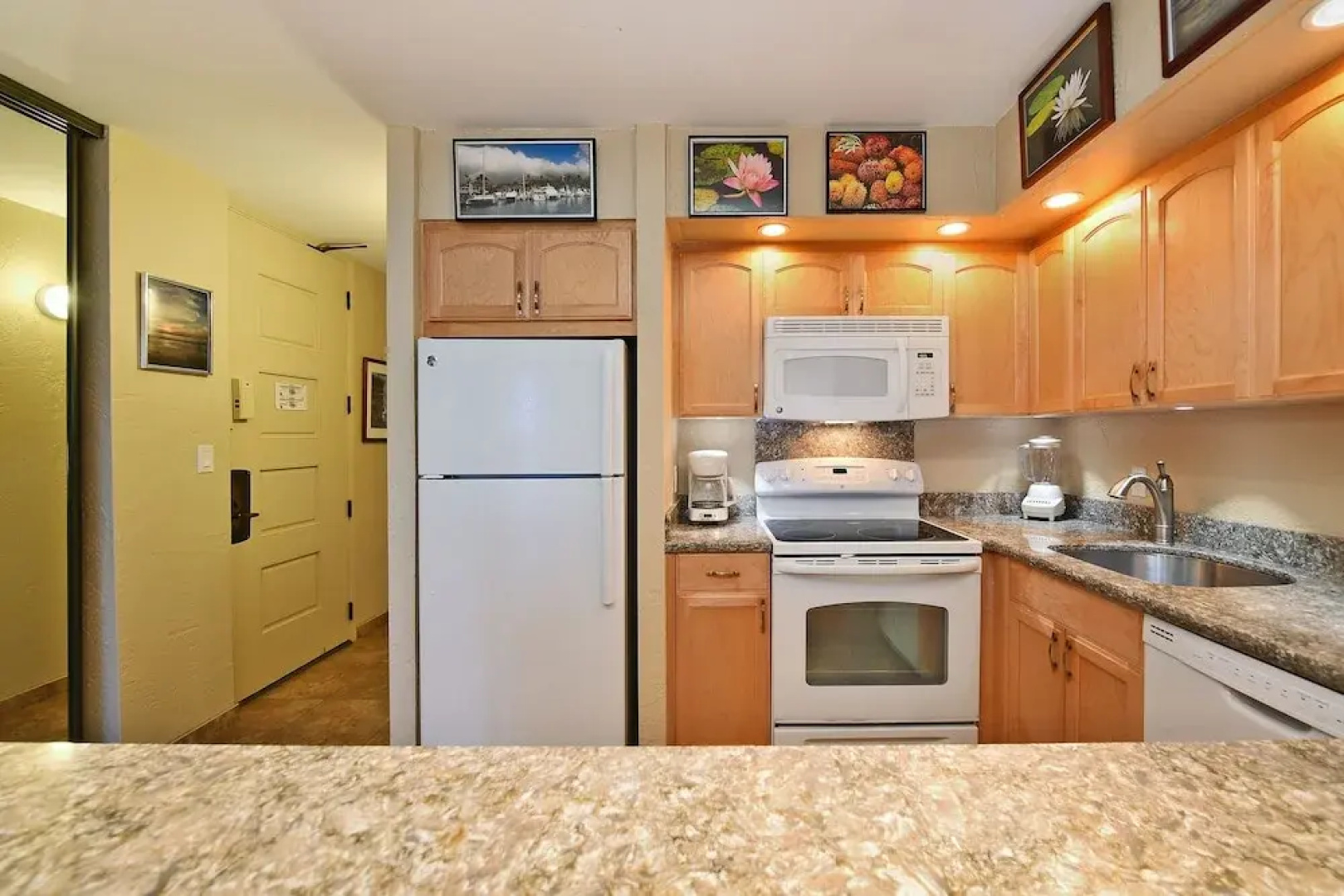 Papakea #b207 Studio Bedroom Condo by RedAwning