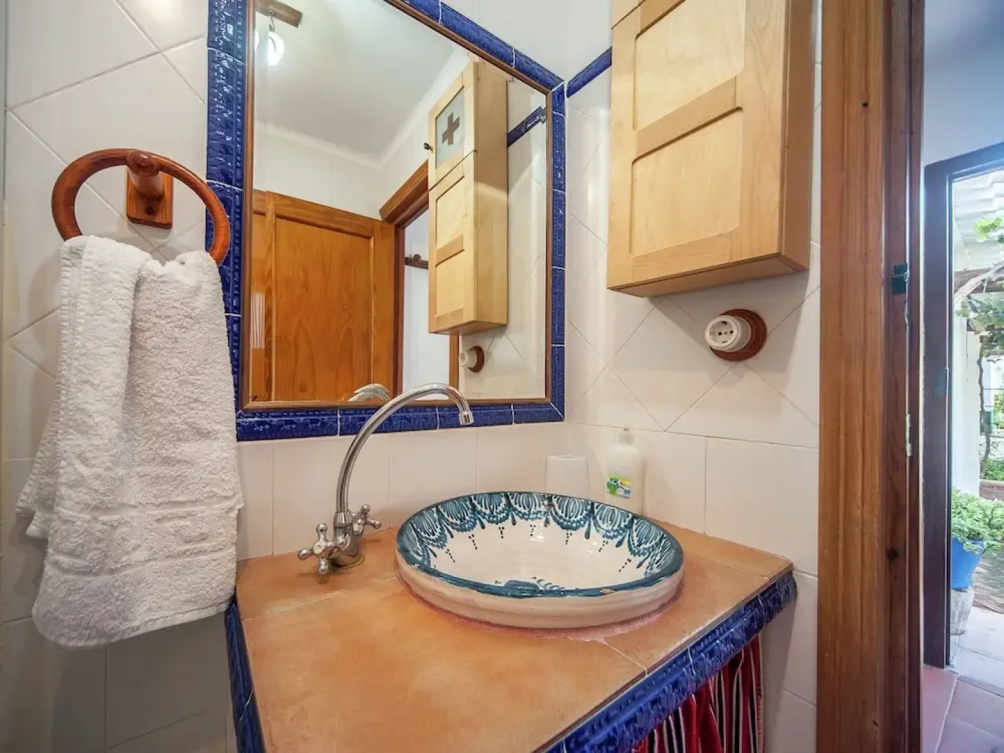 Rustic Cottage in El Padul Near the City Centre