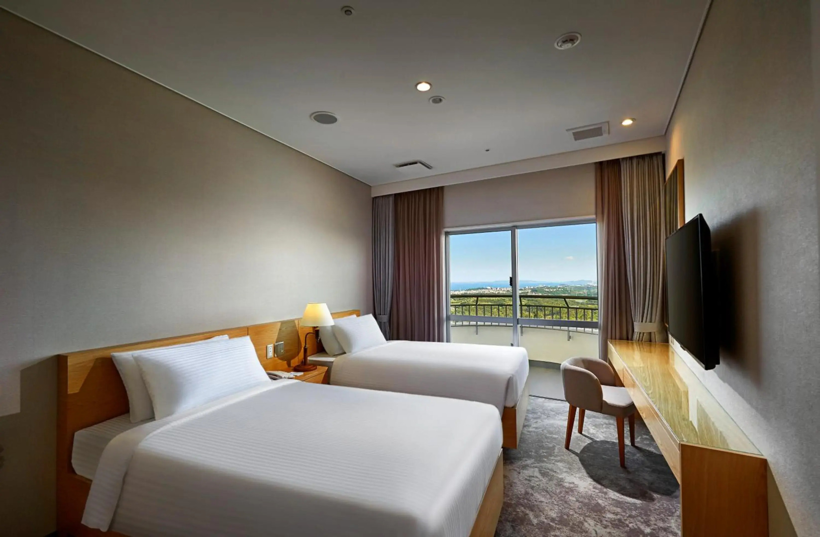 ANA Crowne Plaza Resort Okinawa Uruma Hills by IHG