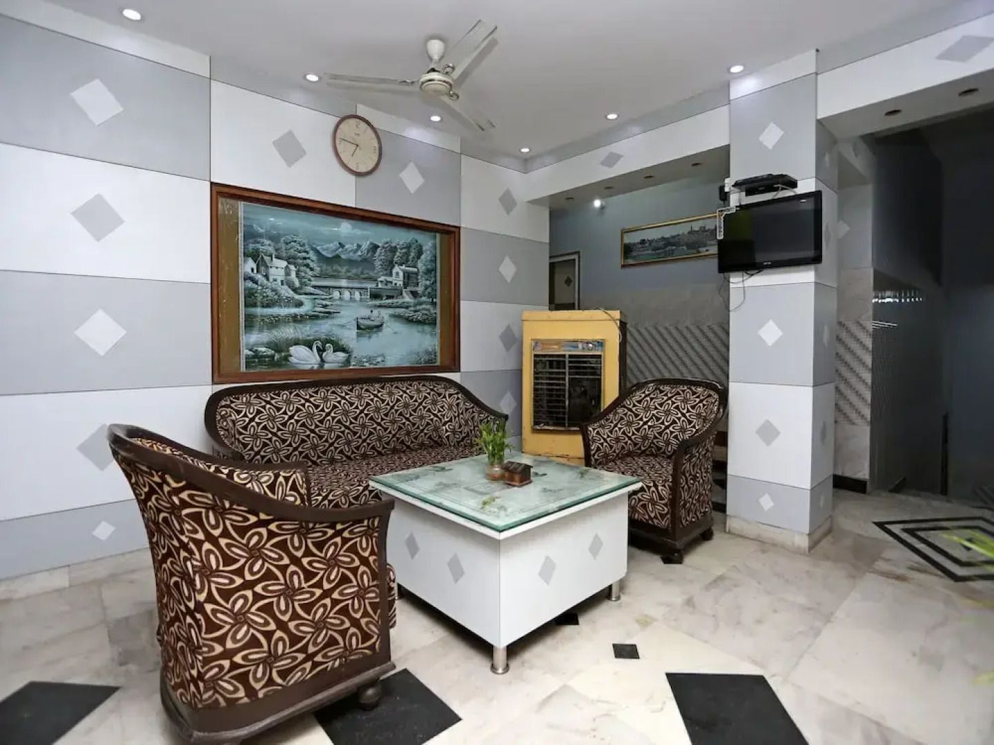 OYO 9044 Hotel Yatrik