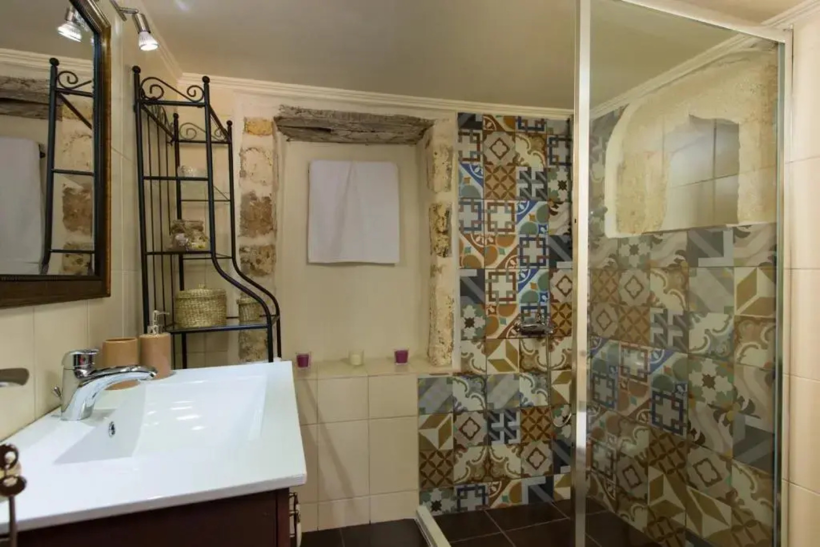 Beautiful & spacious villa with 38sqm pool & BBQ!