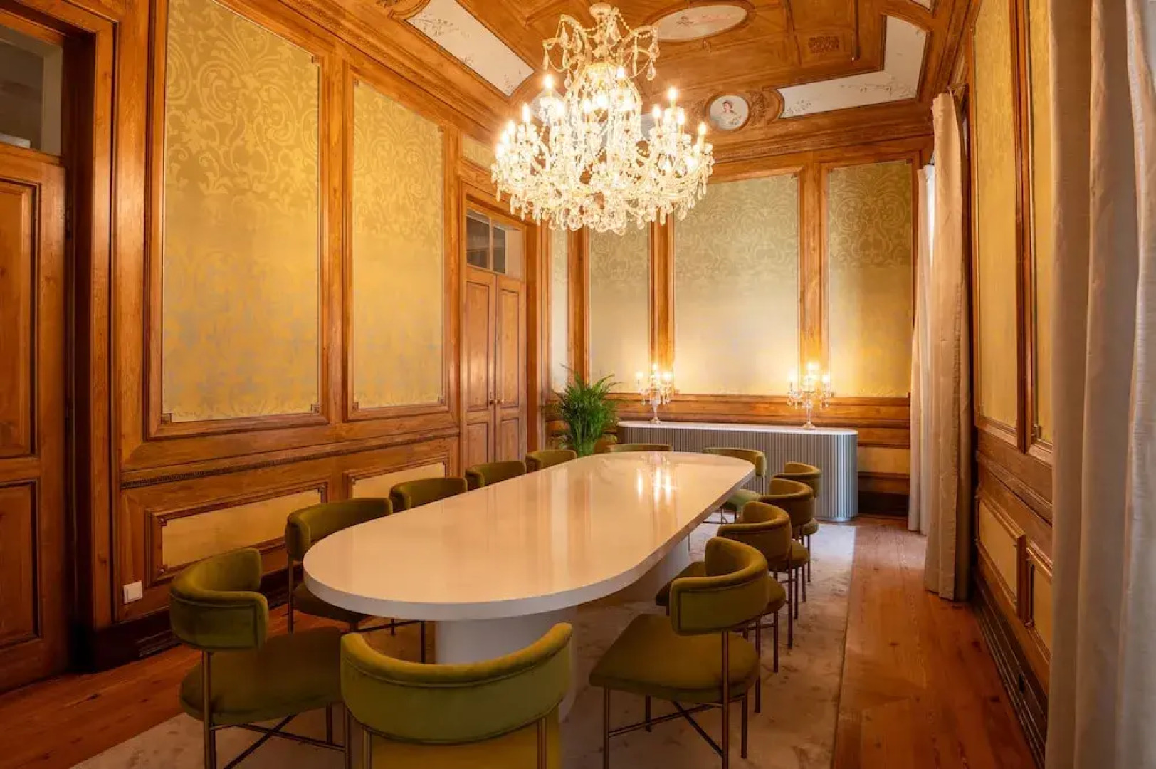 Lilases Boutique House & Garden