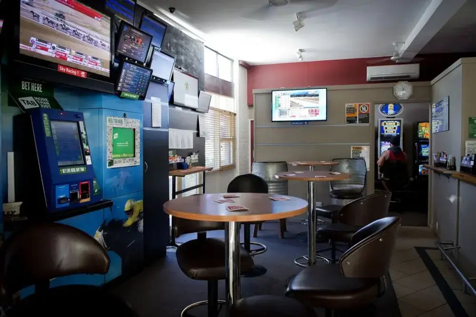 Roundabout Inn Gloucester