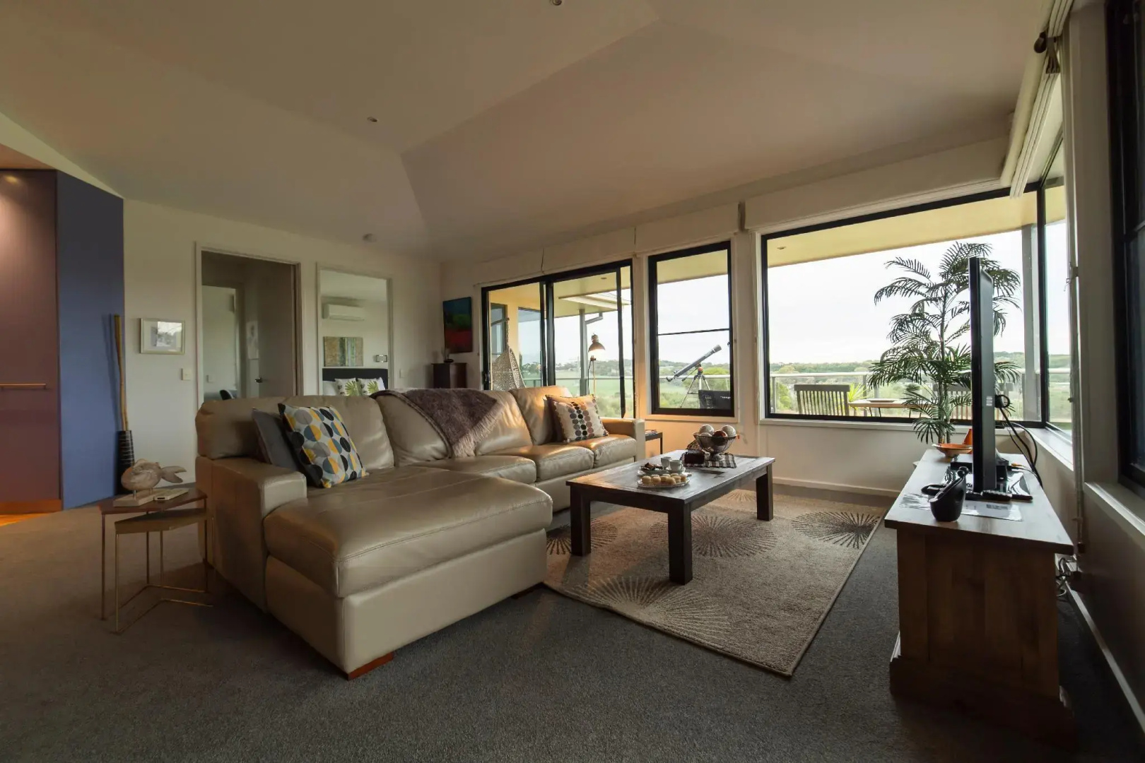 Cowes Luxury Beachfront Apartment - Phillip Island