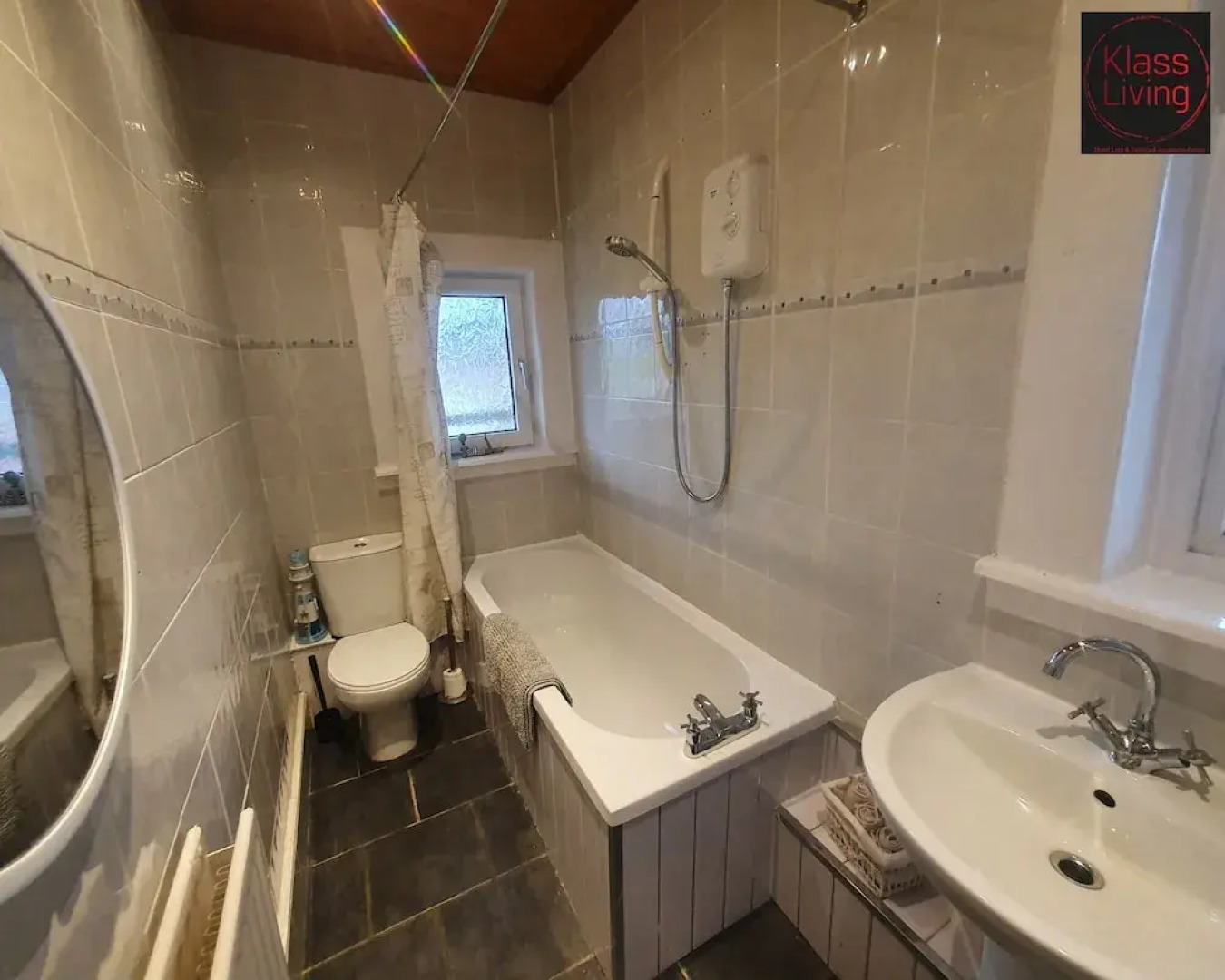 Two Bedroom Apartment by Klass Living Serviced Accommodation Airdrie - Nicol Apartment With WiFi & Parking