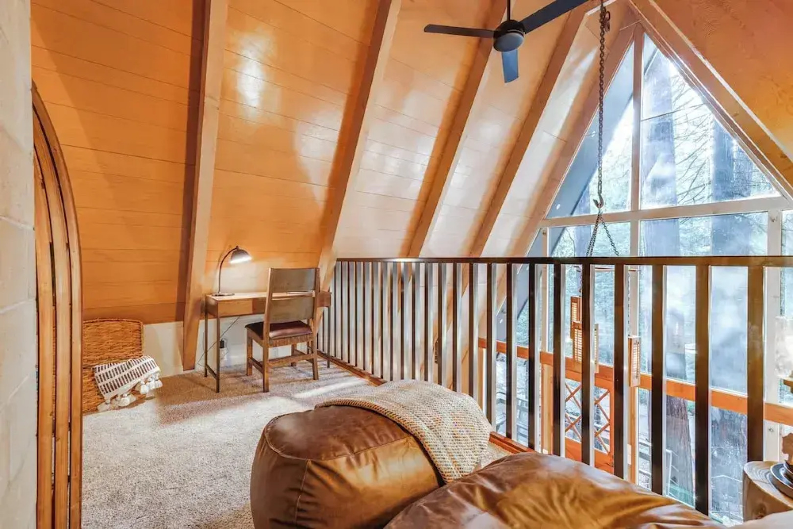 3 Mi to Calaveras Big Trees: Cabin w/ Fire Pit!