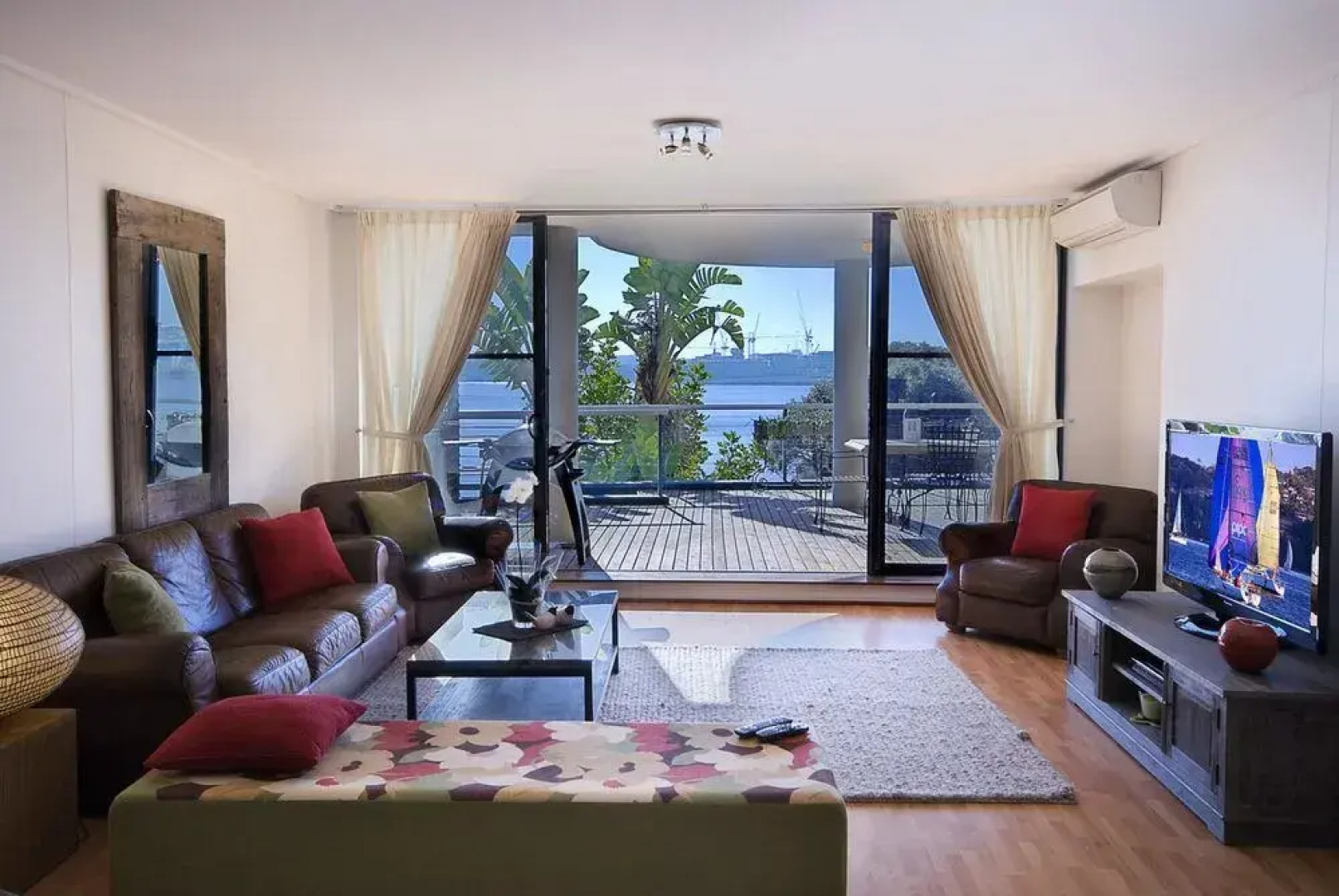 Homebush Bay Self-Contained Modern Two-Bedroom Apartments (BEN)