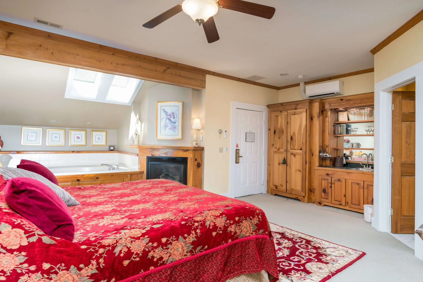 Highland Lake Inn & Resort