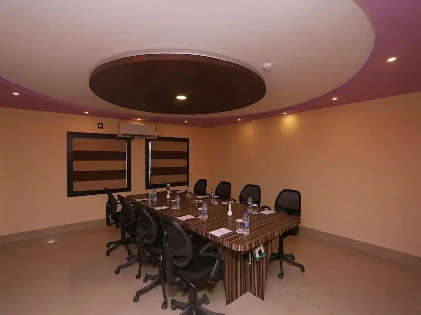 The Dolphin Palace By OYO Rooms
