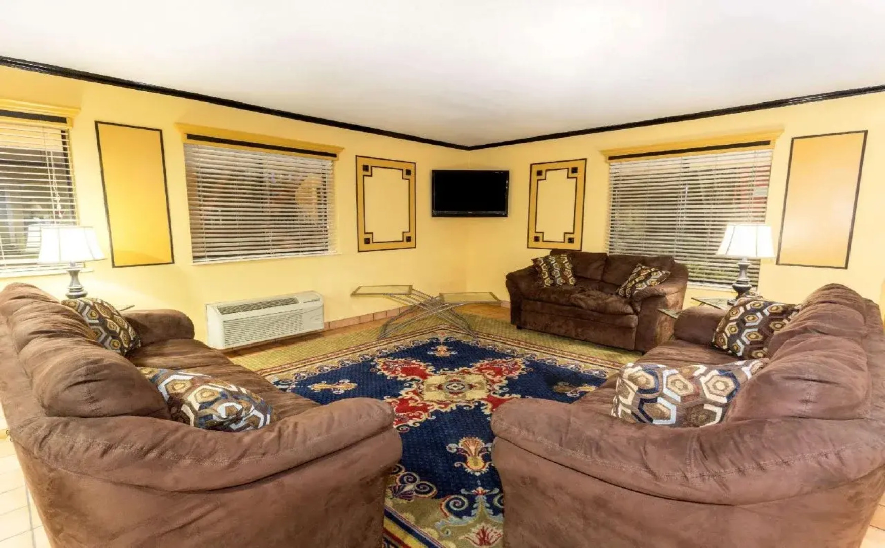 Super 8 By Wyndham Naples