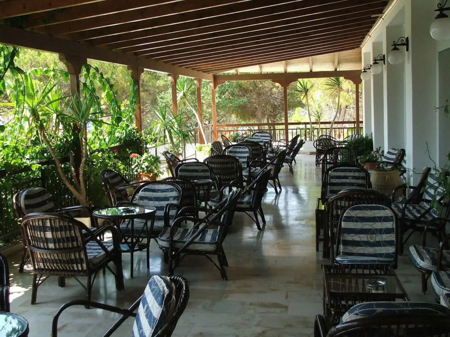 Irinna Hotel