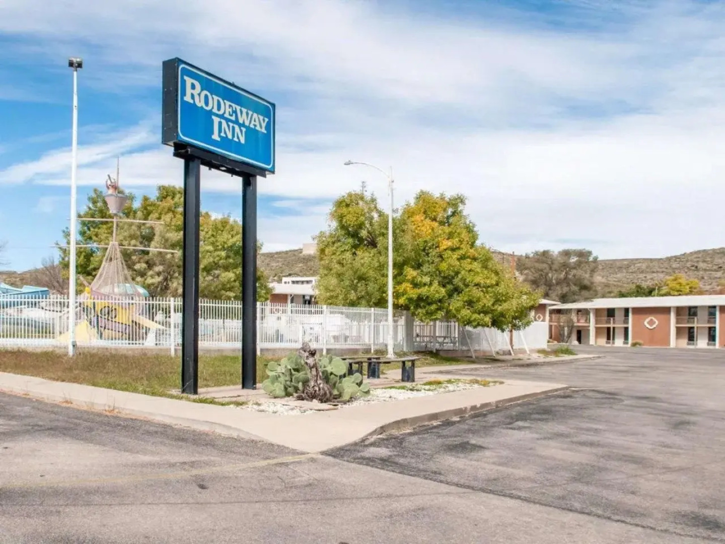 Whites City Cavern Inn