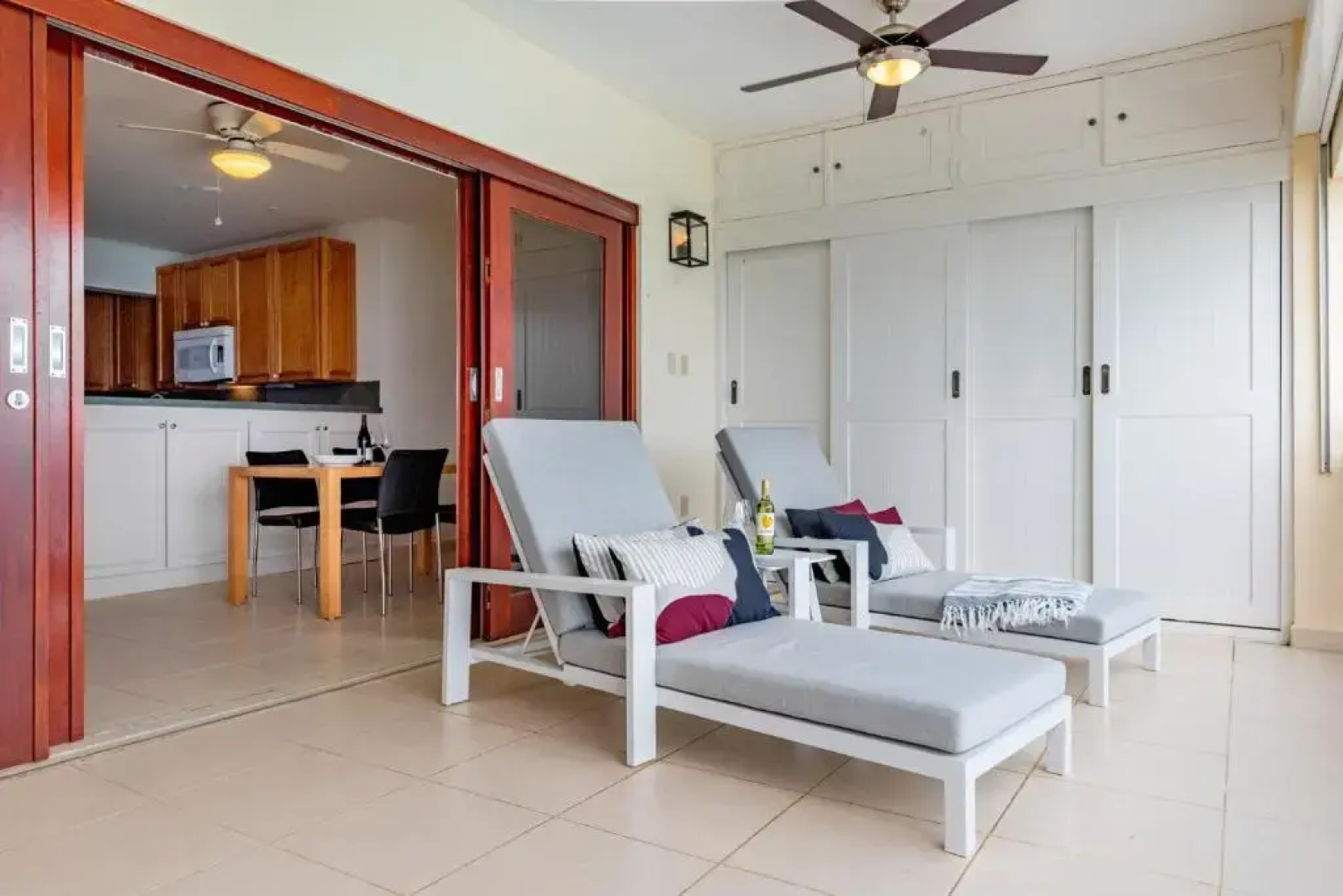 Bellevue Beach Apartments 5