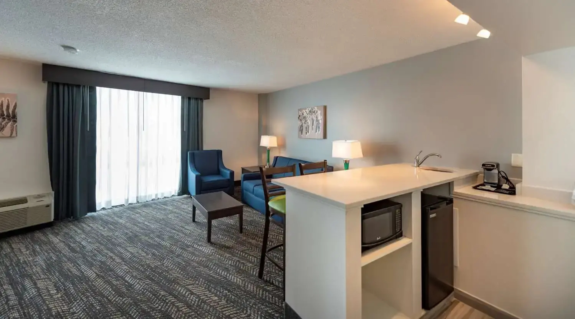 Plaza Hotel and Suites