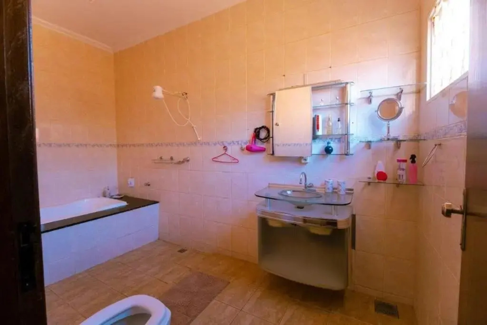 Sobrado relaxante com 4 quartos, enxoval completo , perfeito para famílias grandes