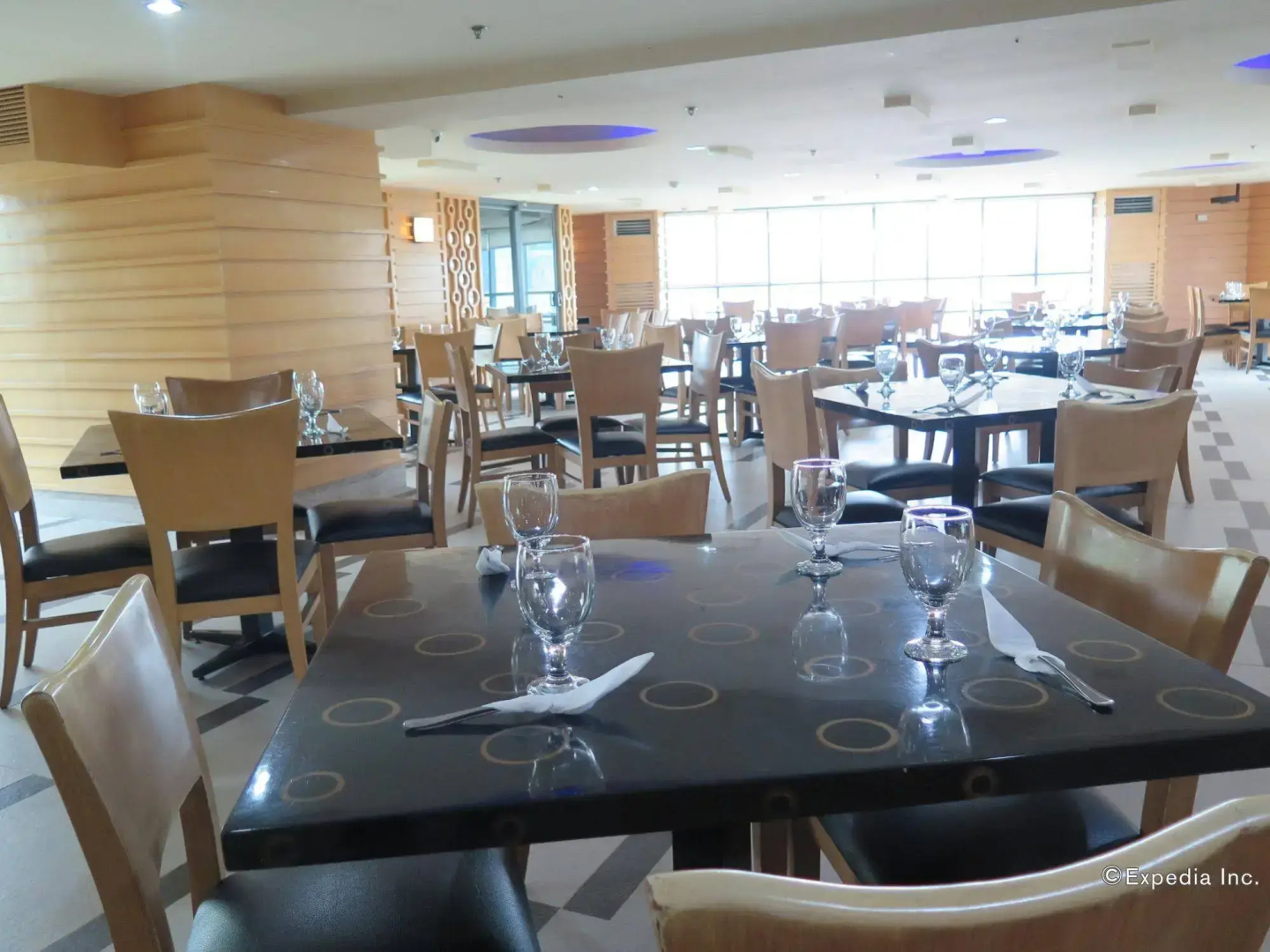 City Suites Ramos Tower