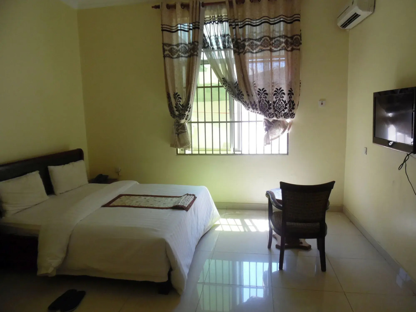 Varlek Hotel