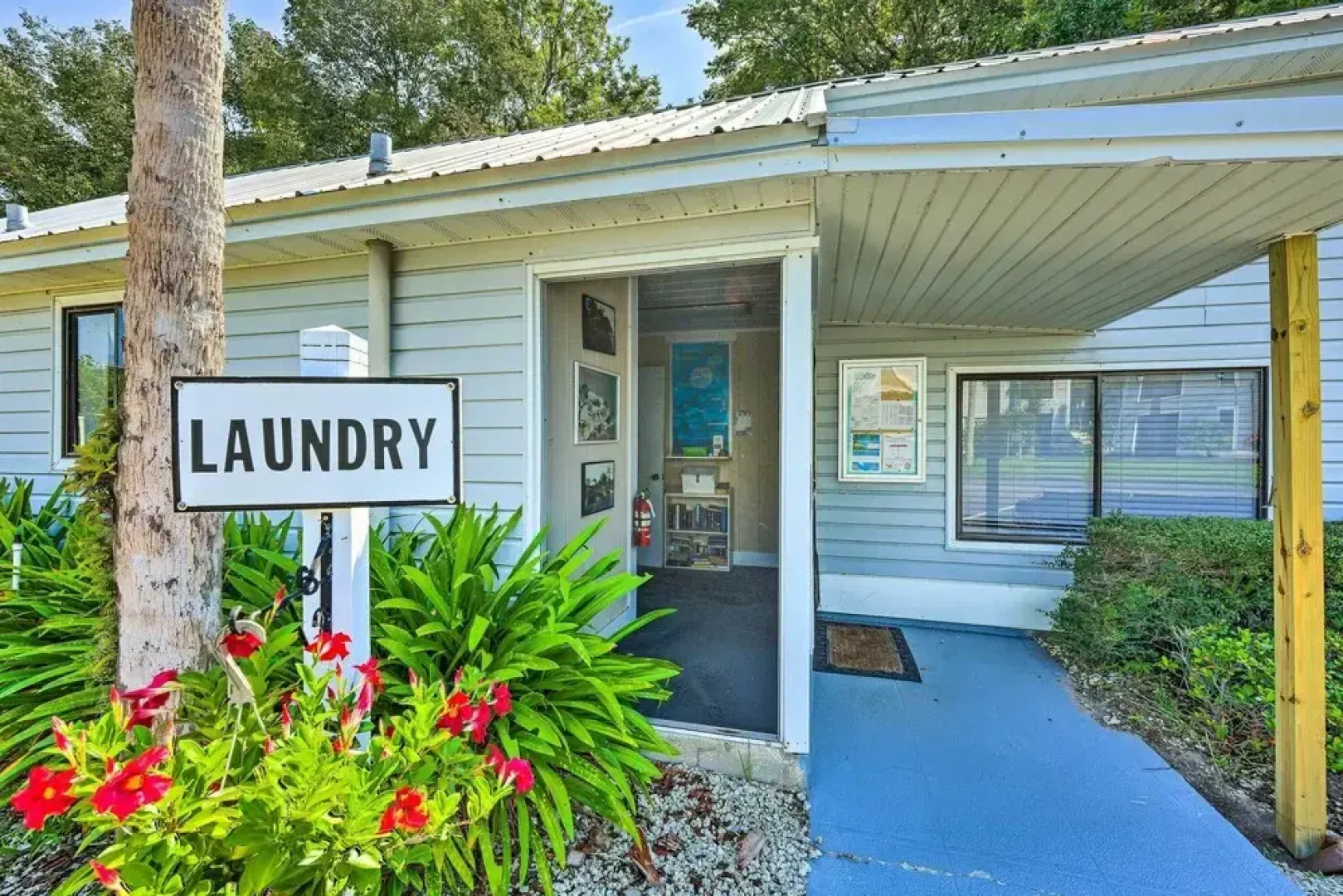 St Johns River Retreat in Welaka w/ Dock Access