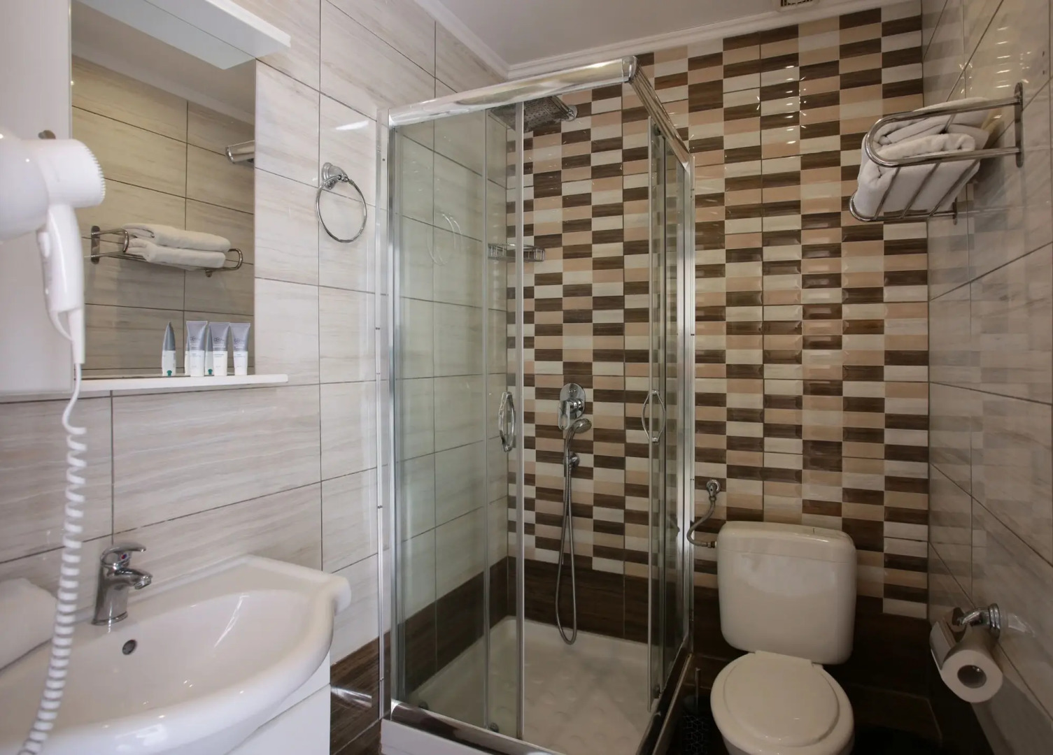 Anny Residences & Suites