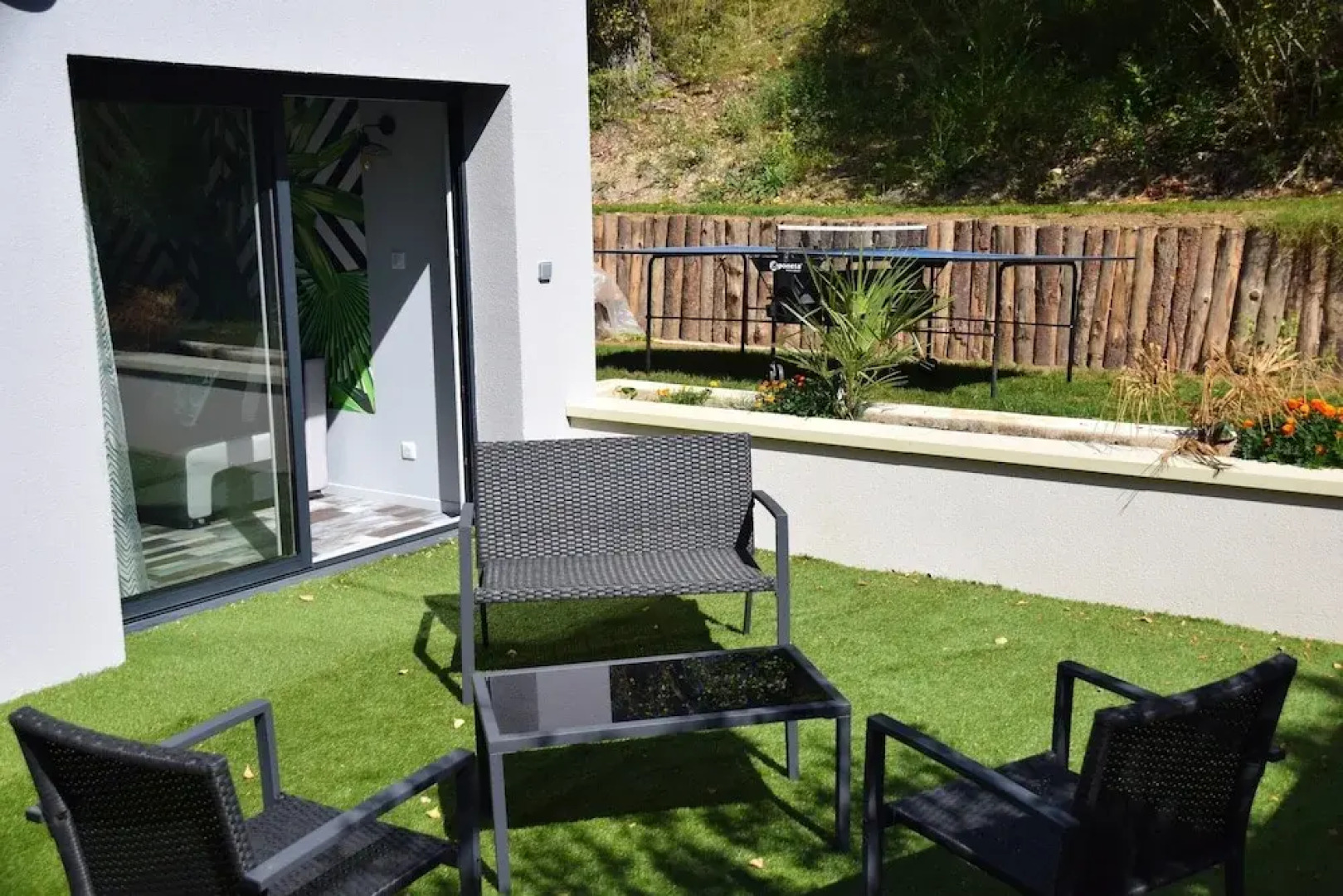 Villa With 4 Bedrooms in Mostuéjouls, With Wonderful Lake View, Privat