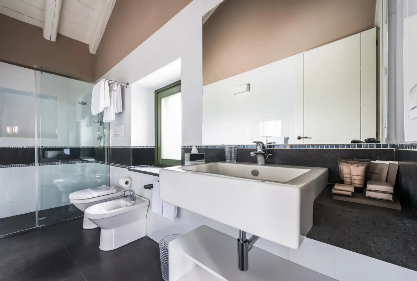 Cavanera Etnea Resort & Wine Experience