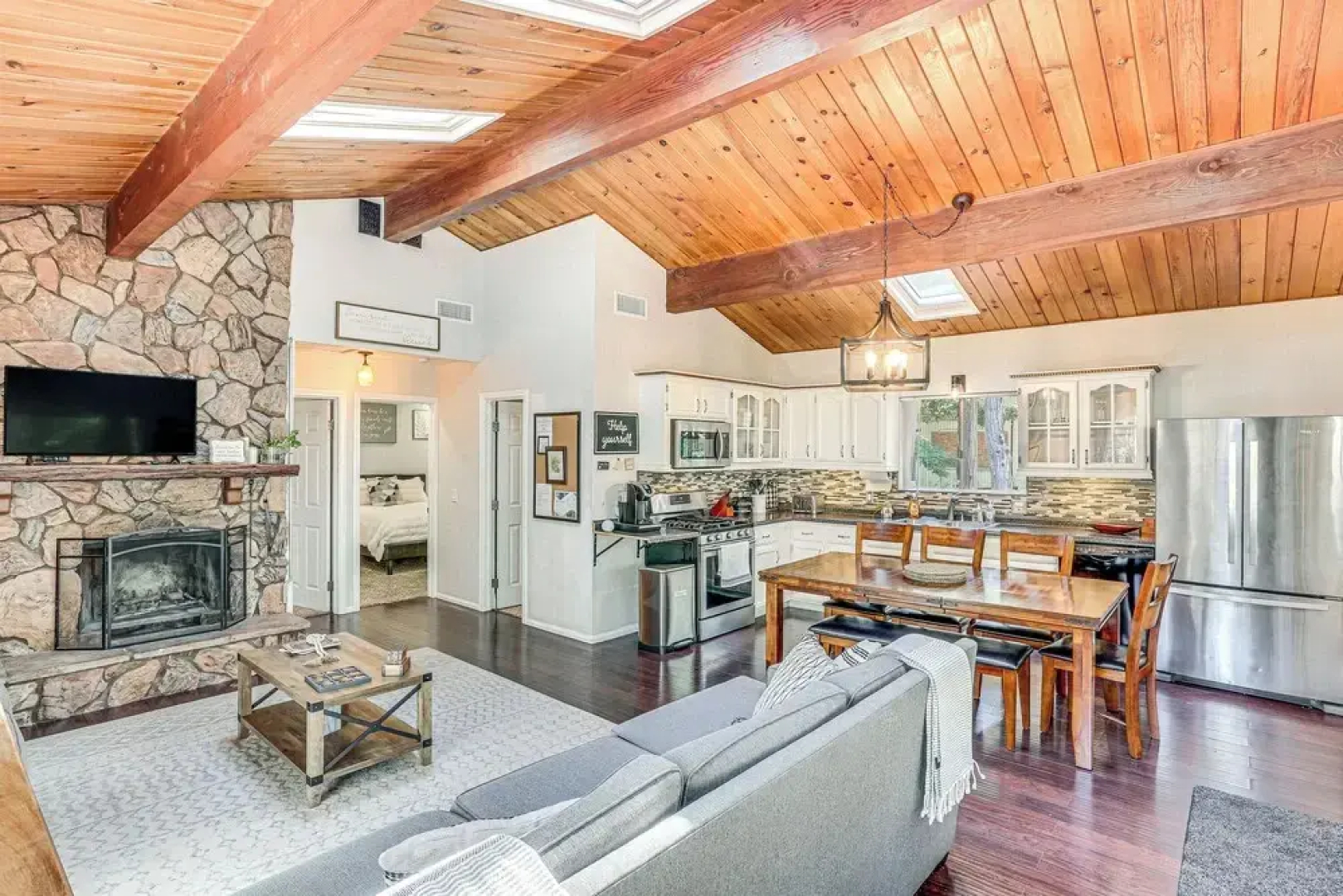 1 Mi to Lake: Crestline Cabin w/ Deck + Gas Grill!