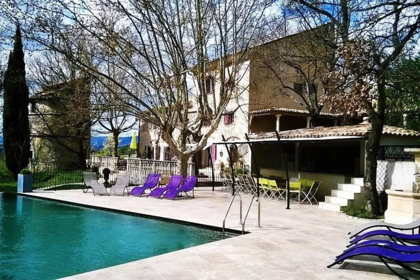 Le Mas des 5 Fontaines. Chambres d'hôtes