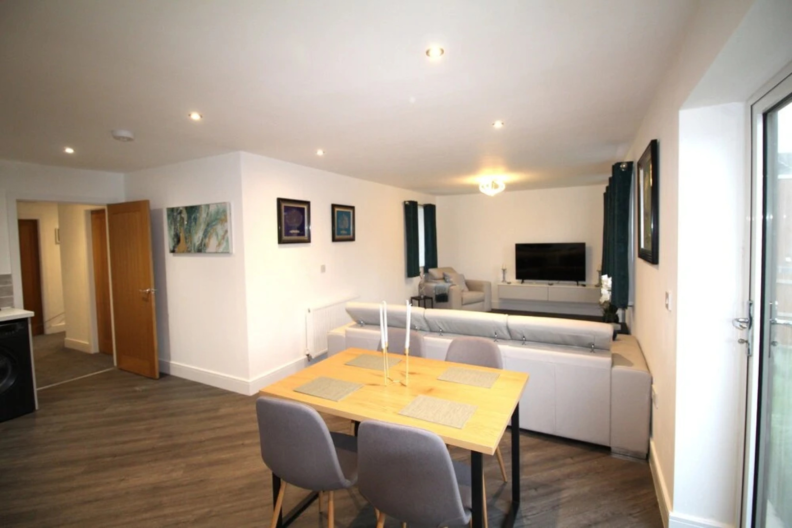 2 Bed Bungalow - Large Enclosed Garden - New Build