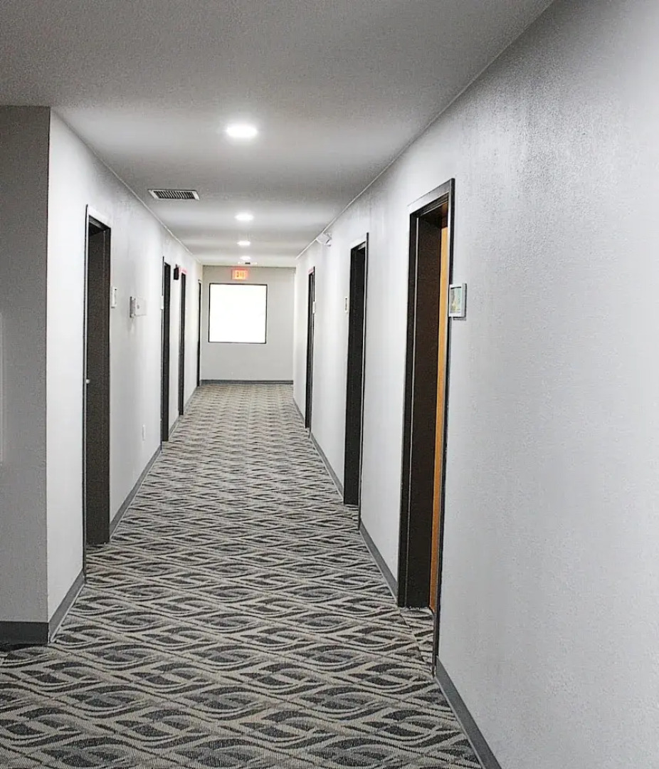 Greenlight Inn & Suites