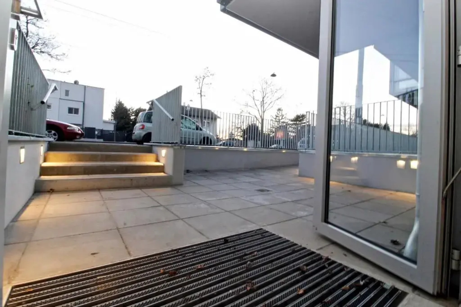 Yellow Flower Apartment with Pool - 5 min to Lake