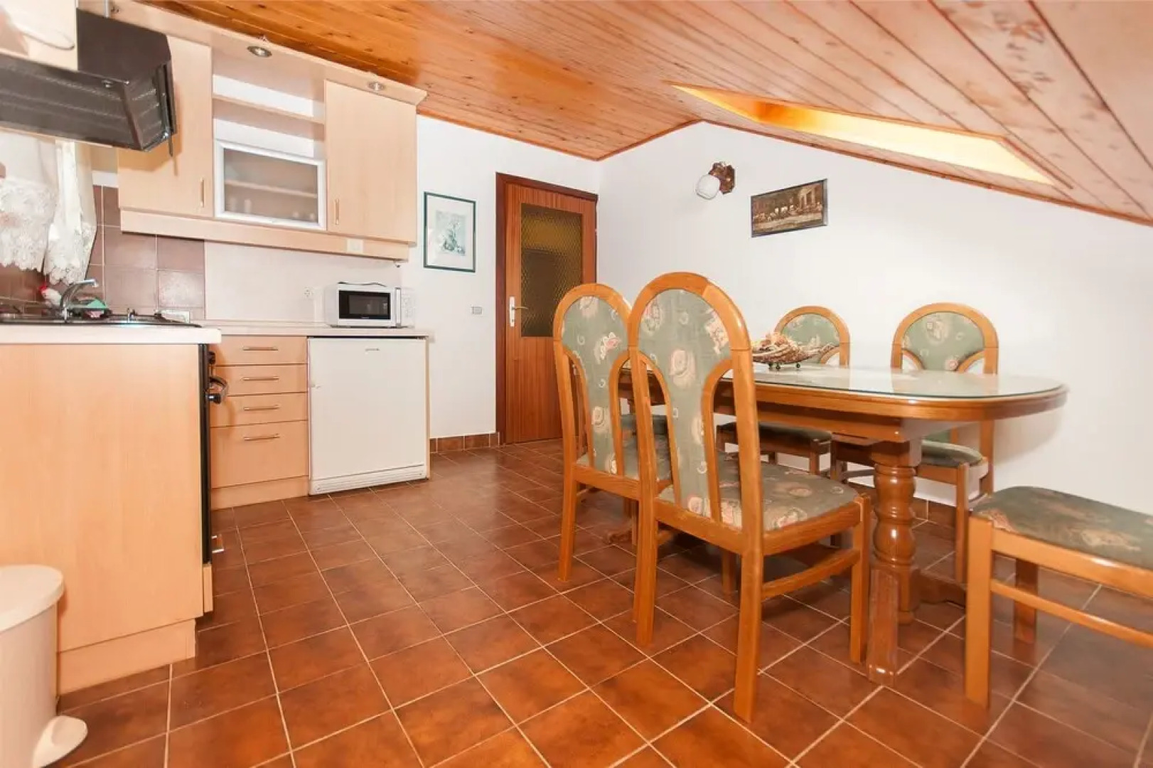 Apartments and Room Danijel