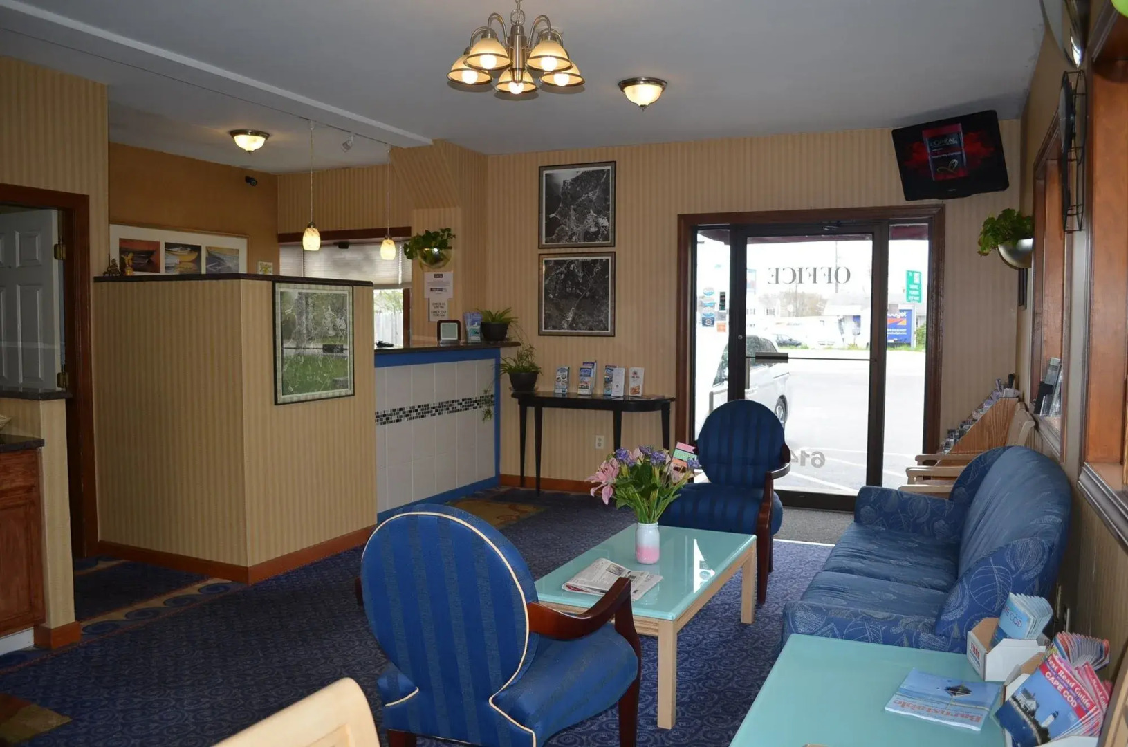 Hyannis Host Inn