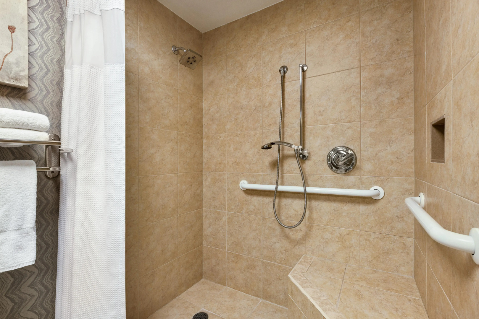 Crowne Plaza Knoxville Downtown University by IHG