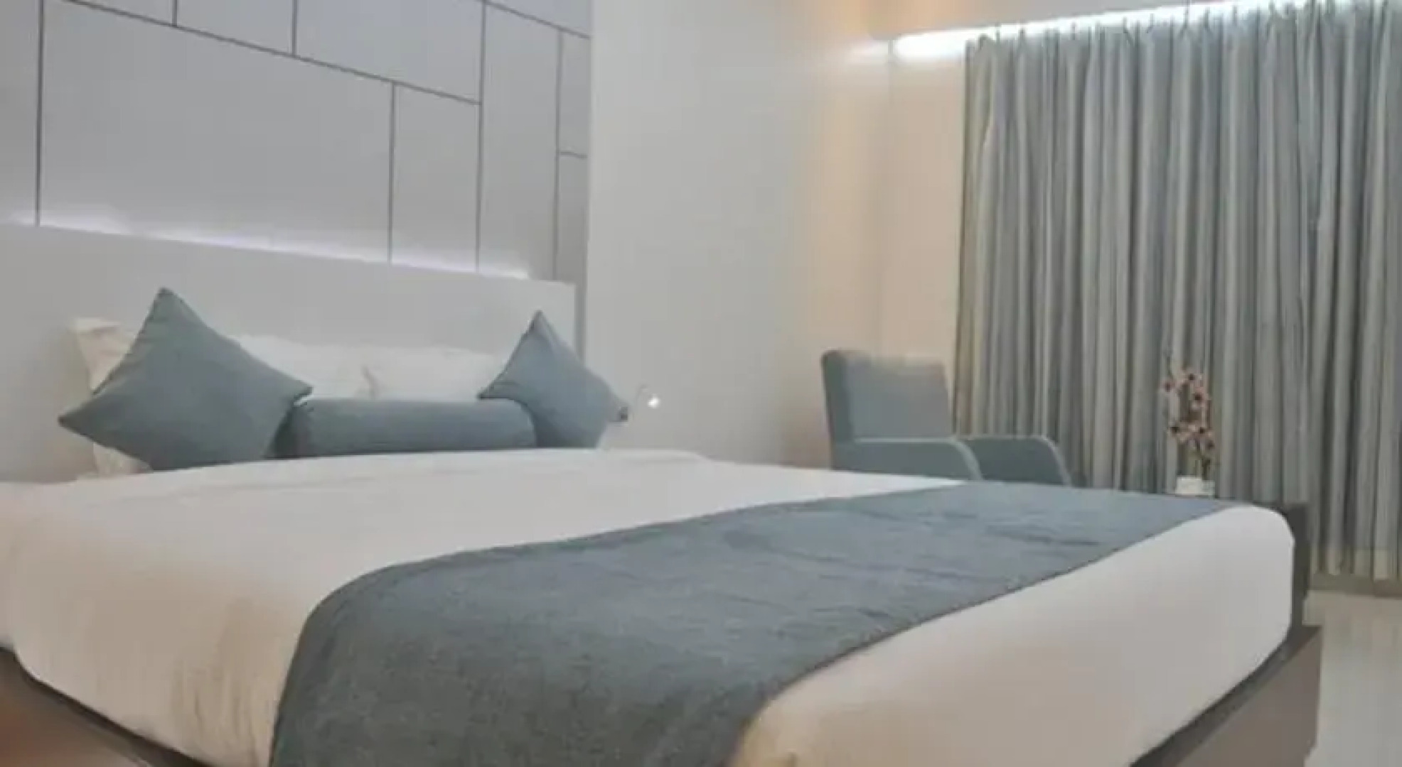 Summit Airport Hotel & Spa