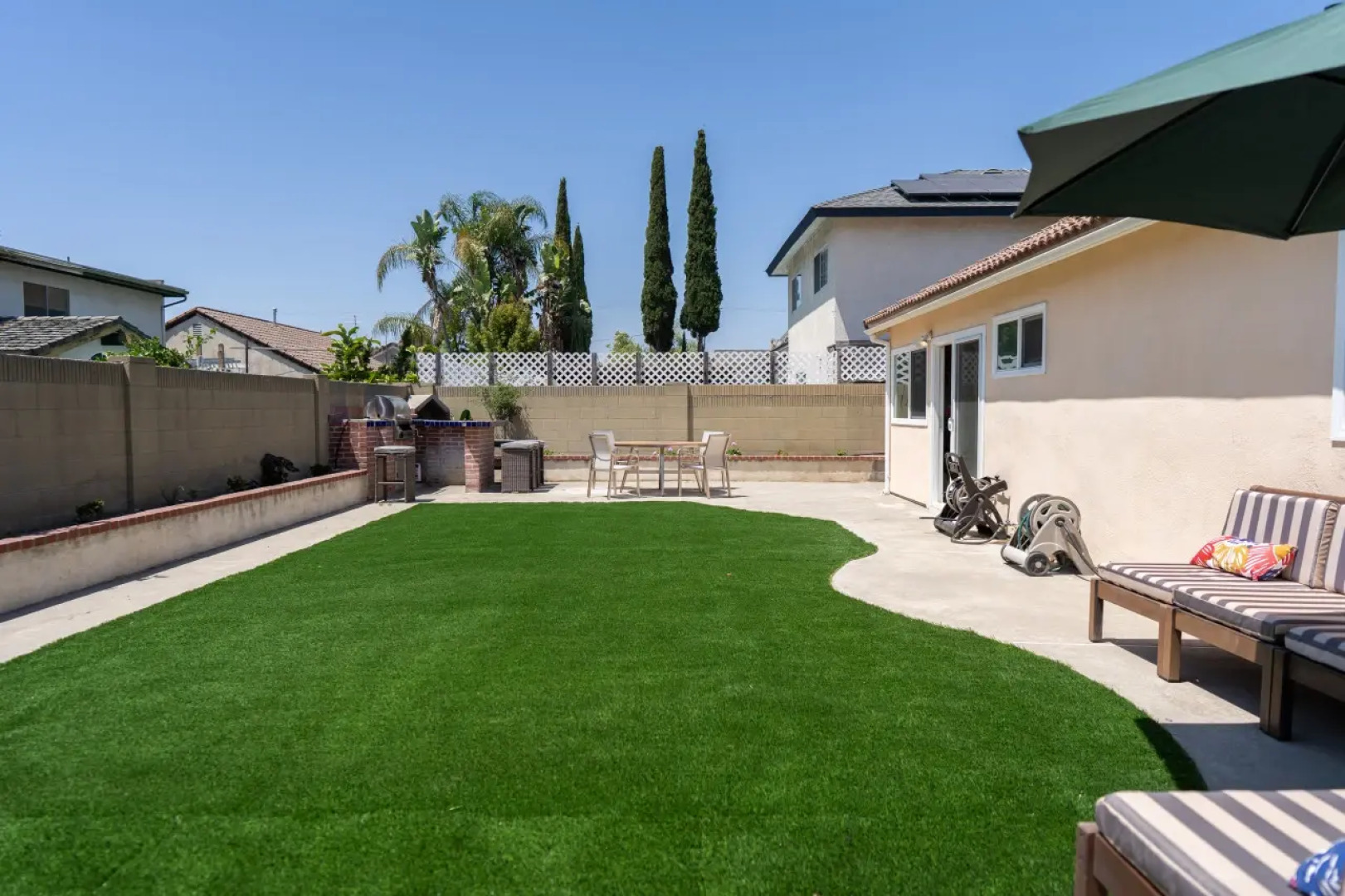 SPACIOUS 4-BEDROOM HOME WITH LARGE YARD AND GARAGE NEAR KNOTT'S BERRY FARM (p67)