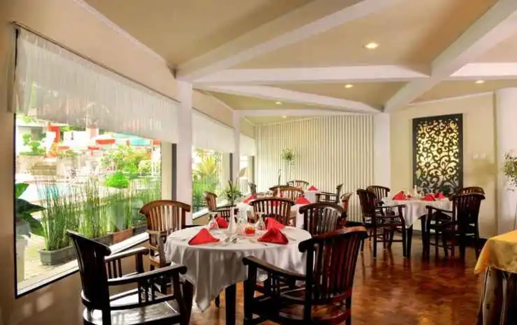 Nuwis Hotel & Convention