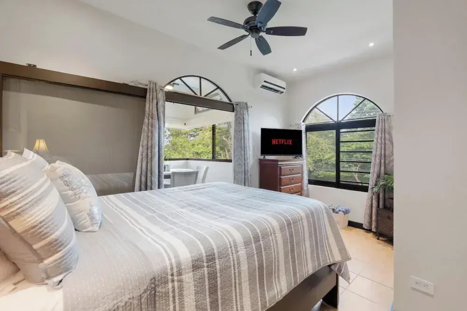 Suite 4 - Sloth Pool&Beach 3 BR Condo