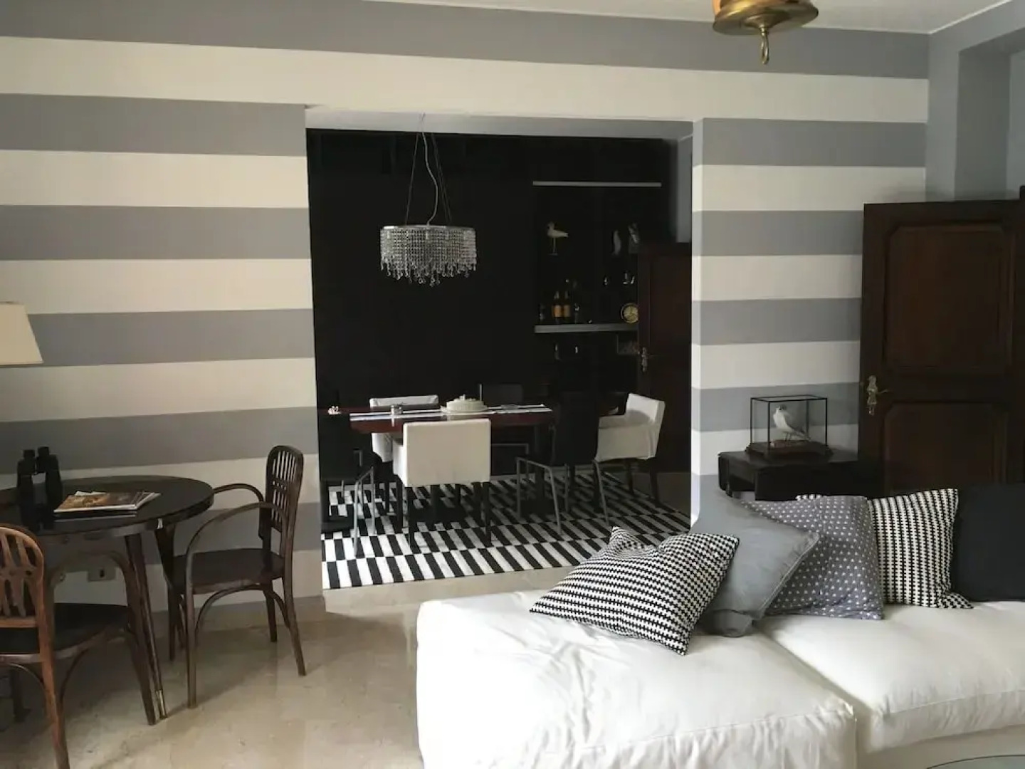 Swan's Nest Luxury Apartment on the Lake