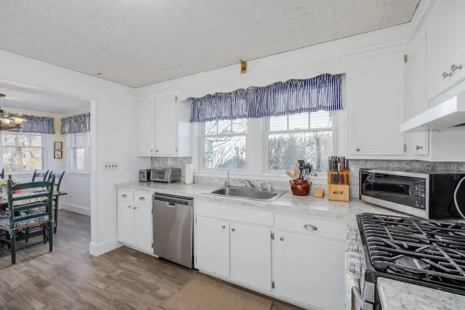 Beachfront Retreat - 5BR Home With Stunning Views