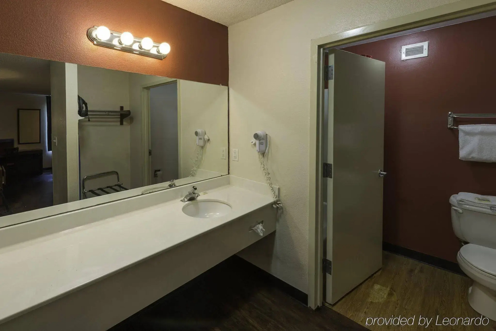 Red Roof Inn & Suites Savannah Airport