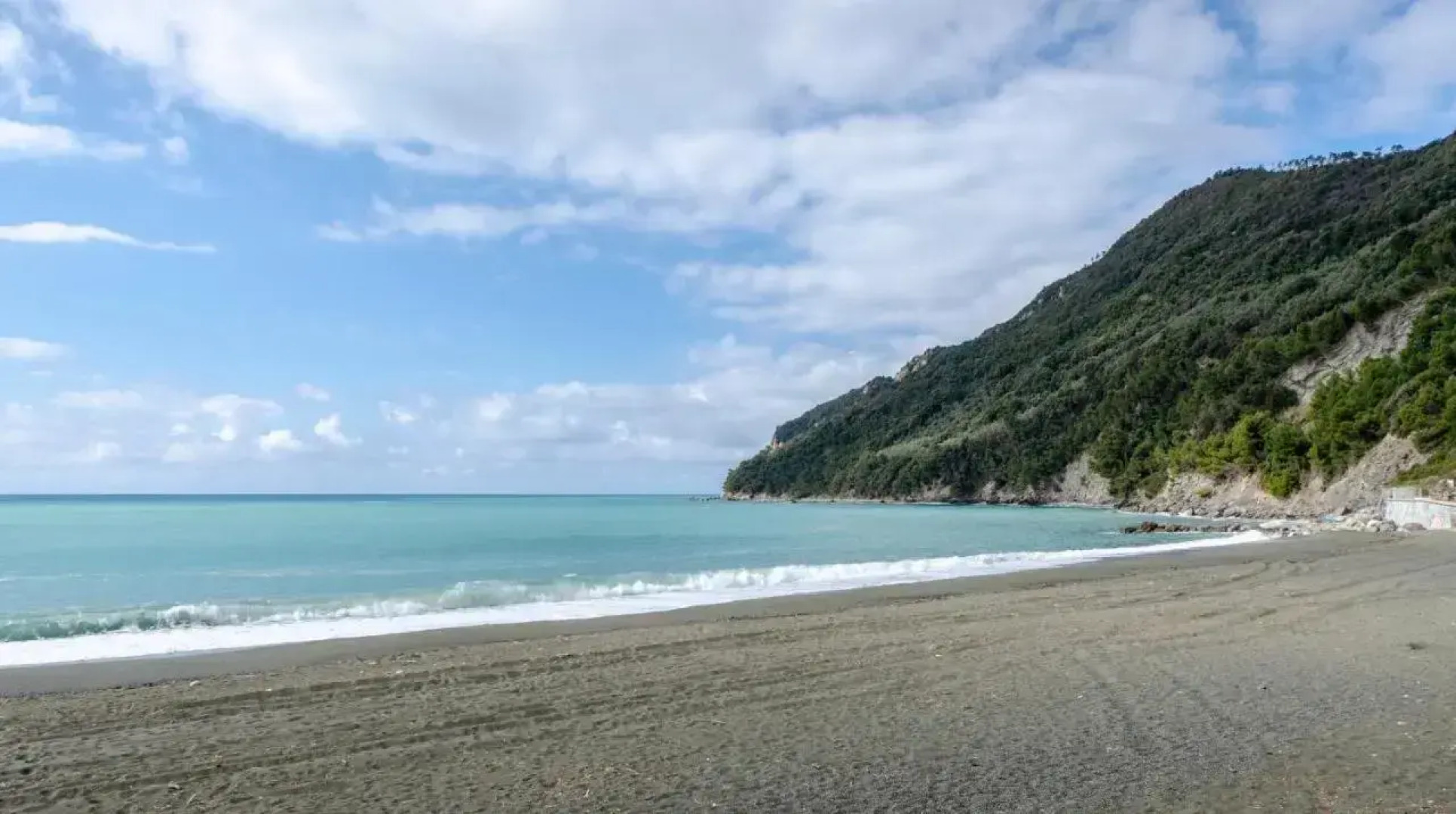 ALTIDO Great Flat with Balcony & Sea View near Beach