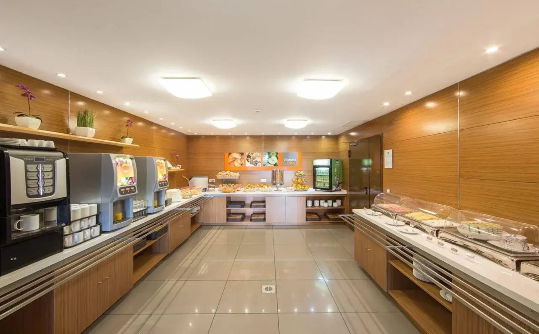 Holiday Inn Express Lisbon Airport by IHG