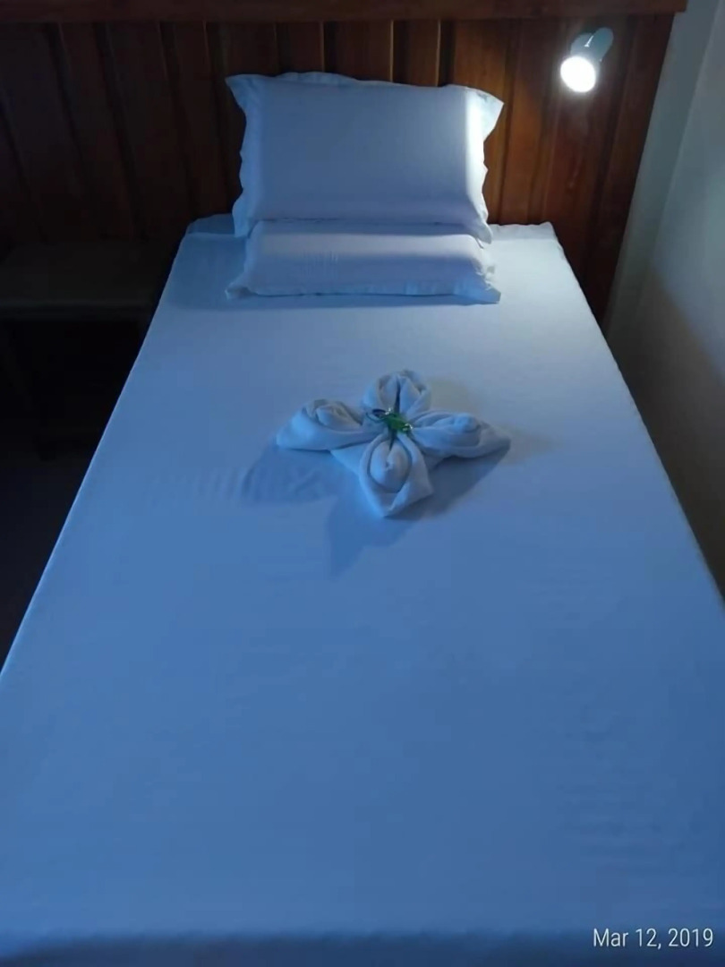 Ferellee Beachfront Inn