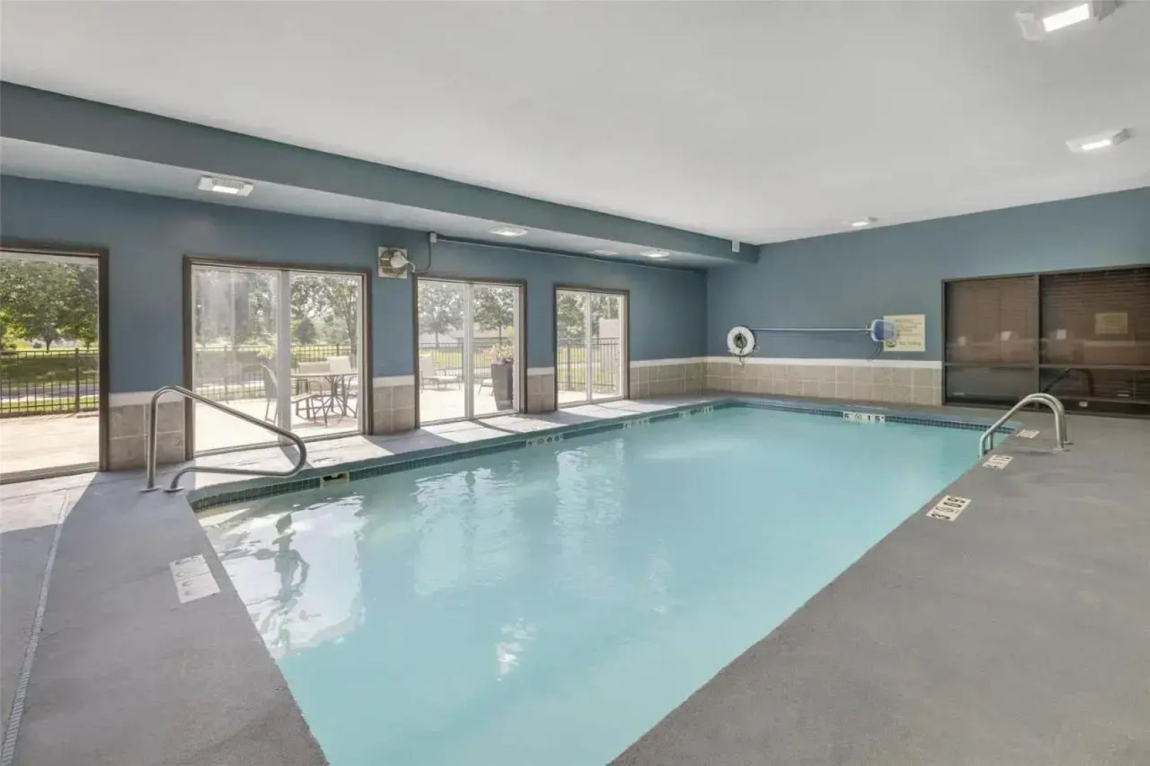 Holiday Inn Express Kansas City- Lee`S Summit