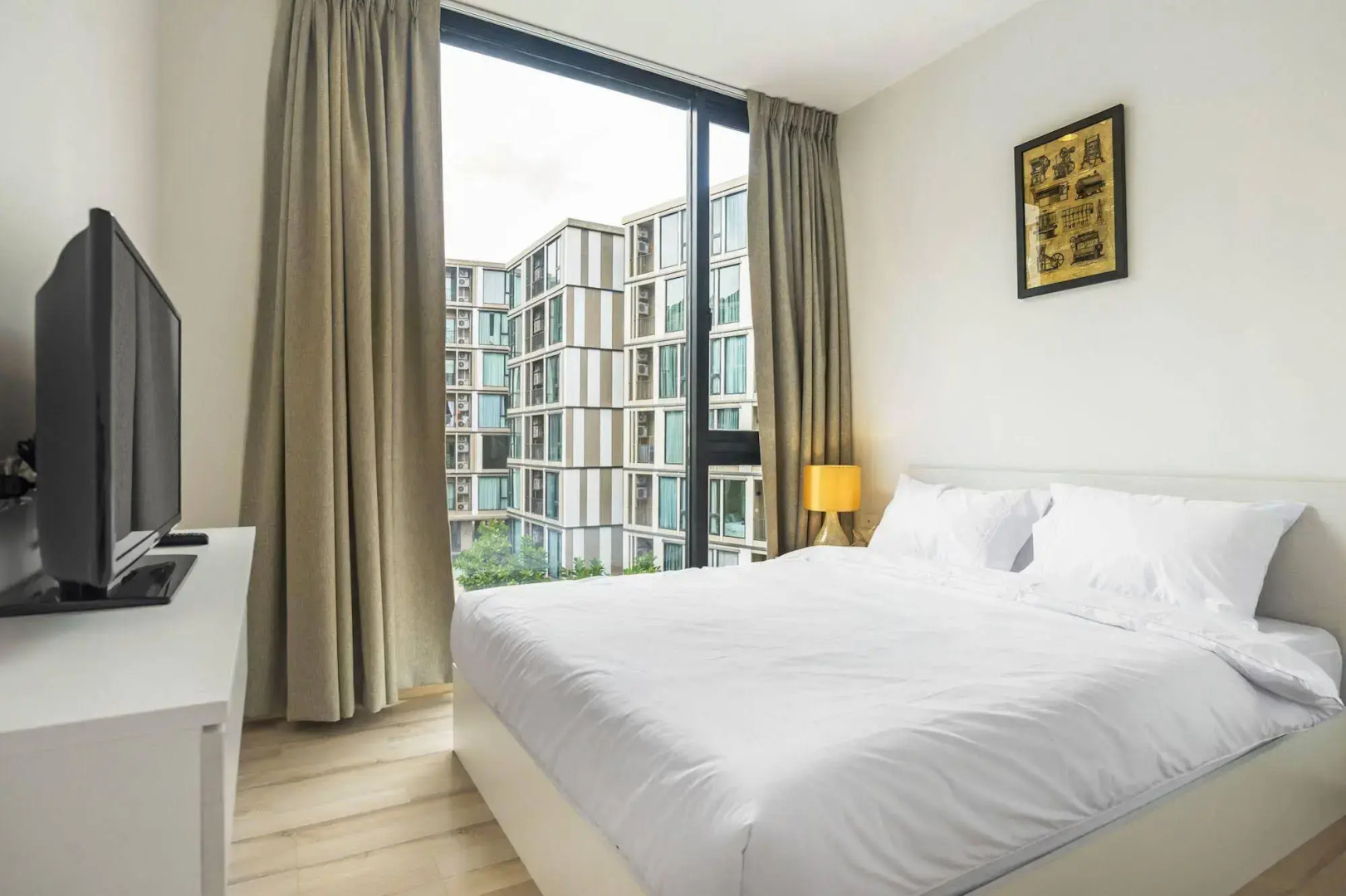 THE BASE Uptown By Favstay