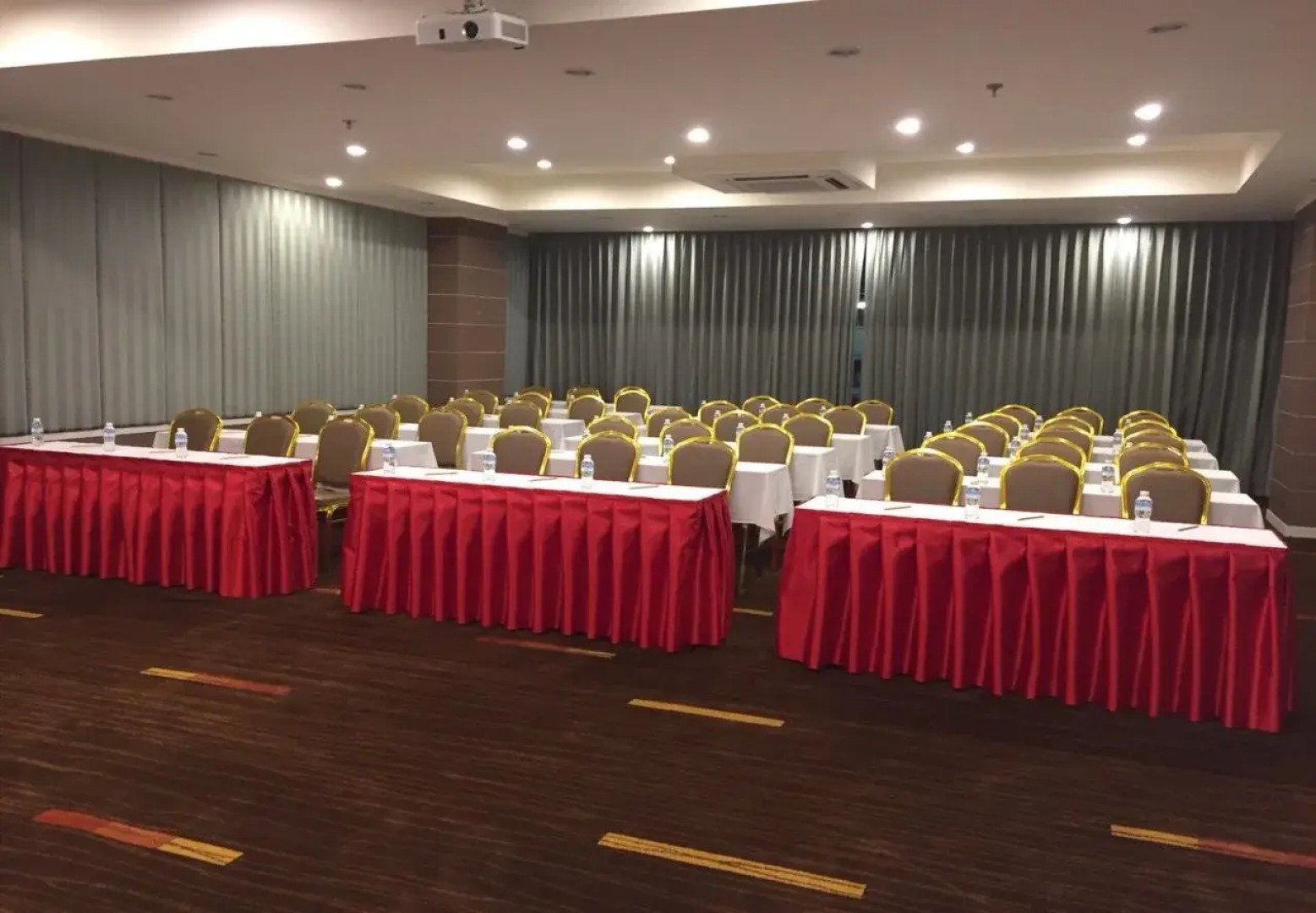 May Flower Grand Hotel Korat